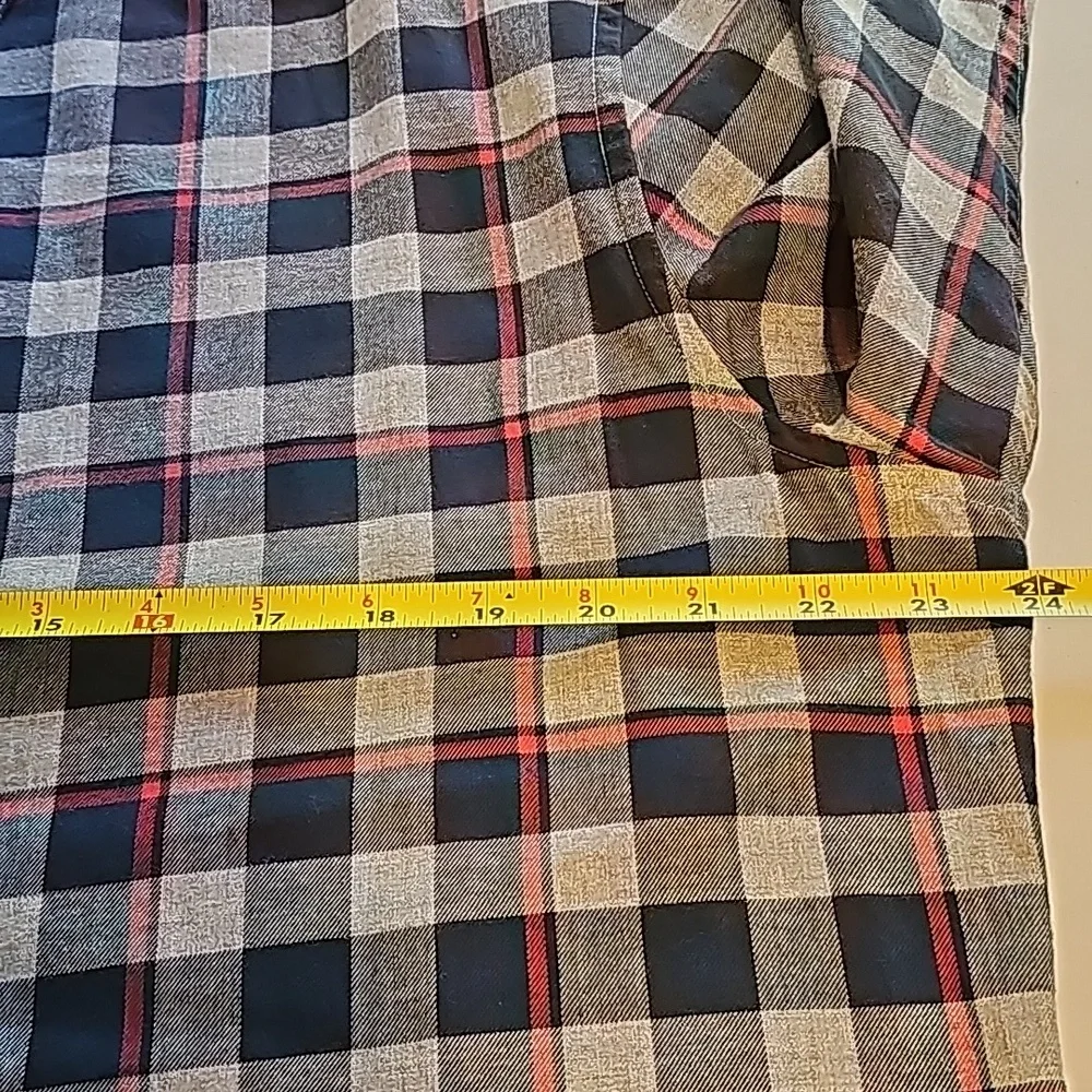Banana Republic Men's Plaid Flannel Button-Down Shirt Size L‎